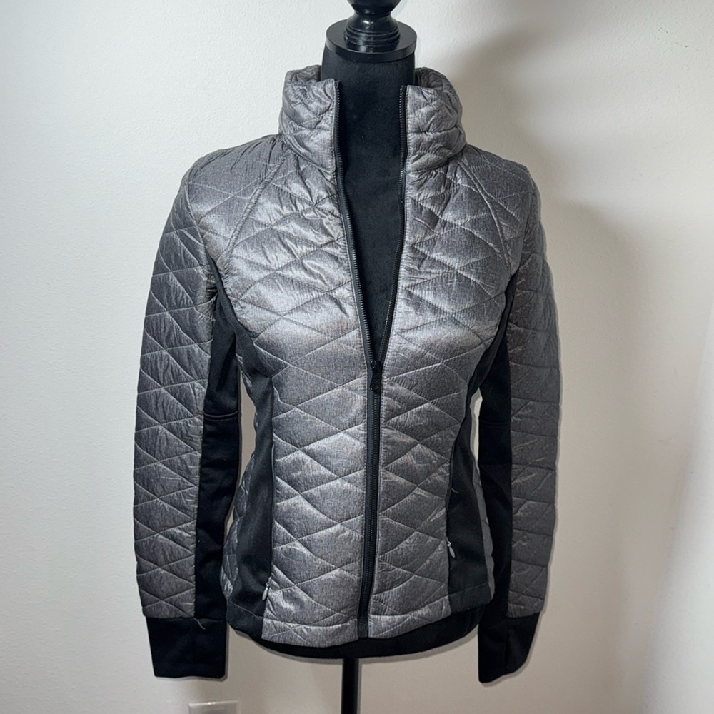 Guess quilted silver black sport puff jacket sz M